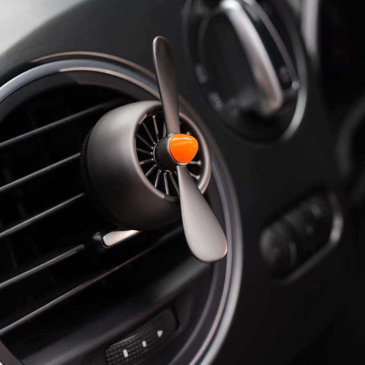 Airplane Propeller Car Diffuser – Rotating Air Vent Aromatherapy Decor