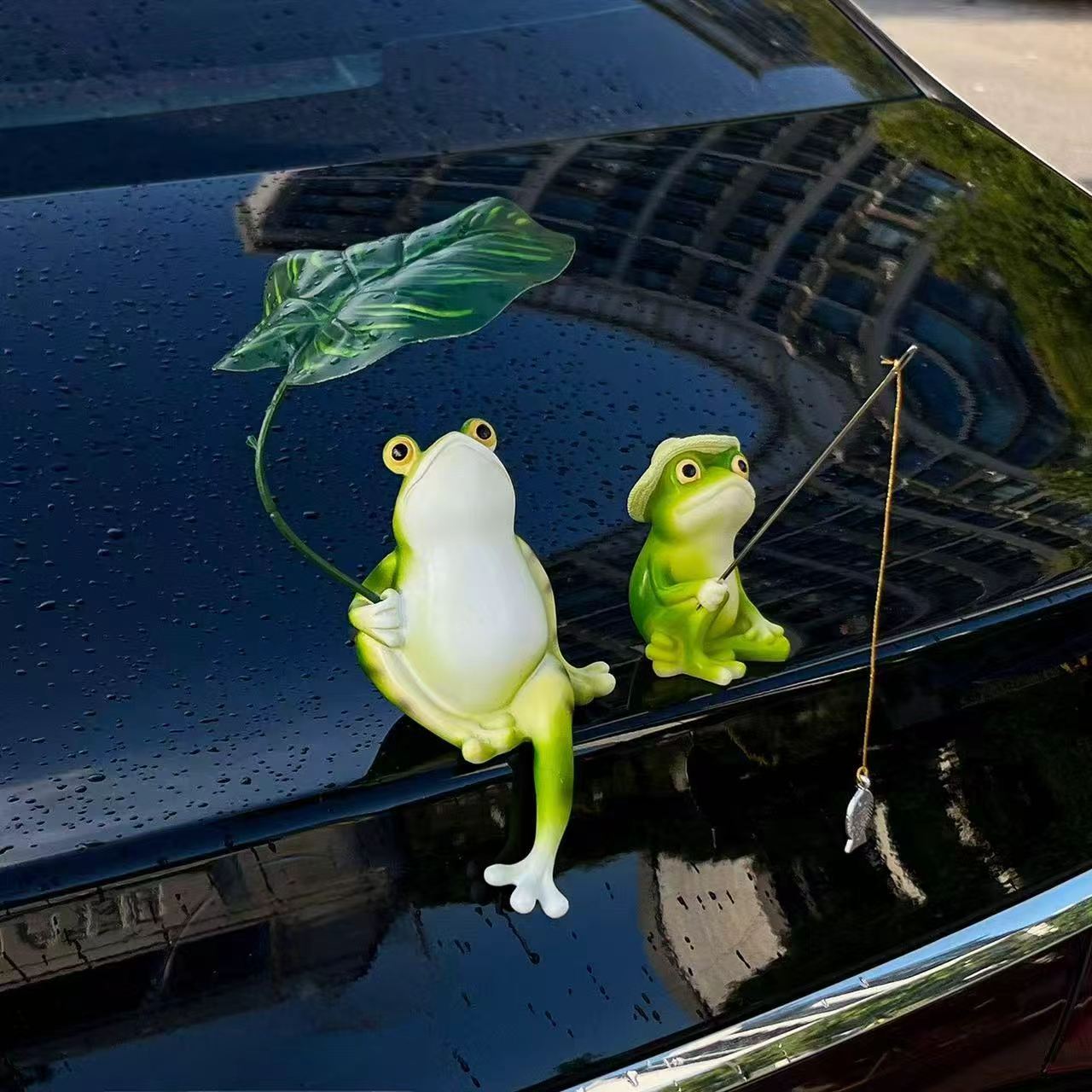 Funny Frog Car Tail Decor – Swinging Outdoor Trunk Ornament