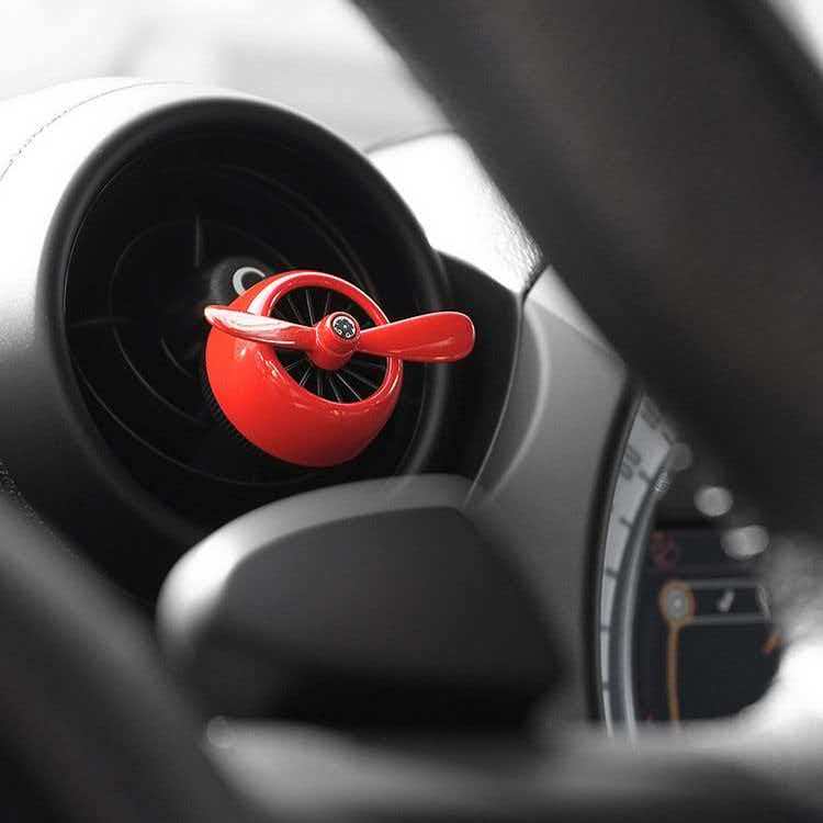 Airplane Propeller Car Diffuser – Rotating Air Vent Aromatherapy Decor
