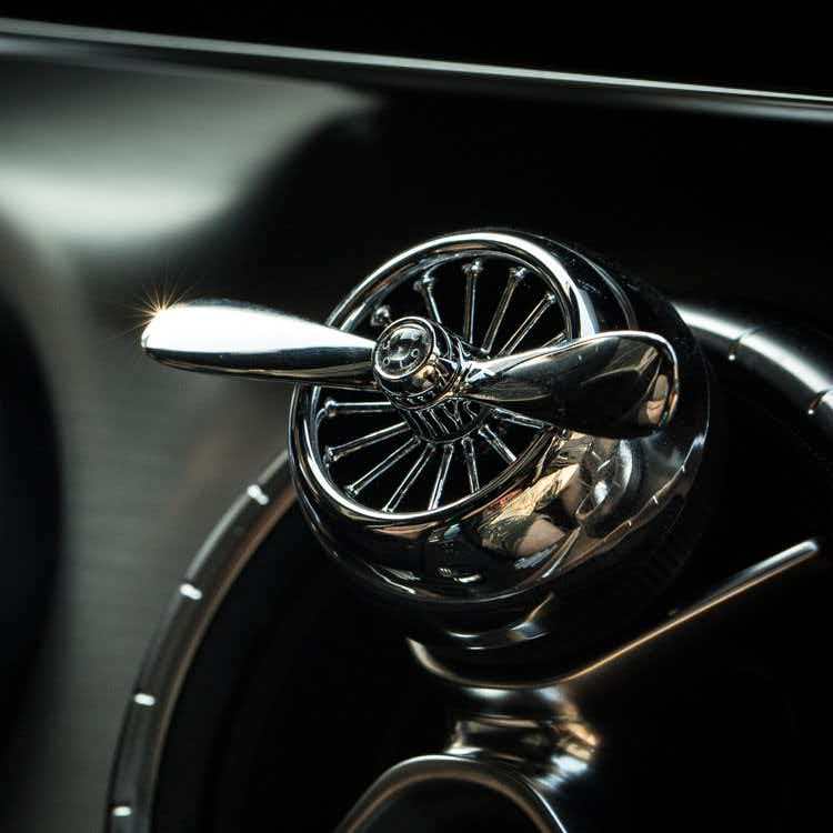 Airplane Propeller Car Diffuser – Rotating Air Vent Aromatherapy Decor