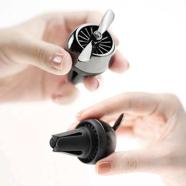 Airplane Propeller Car Diffuser – Rotating Air Vent Aromatherapy Decor